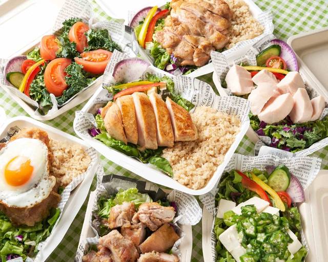 チキンと野菜と玄米。